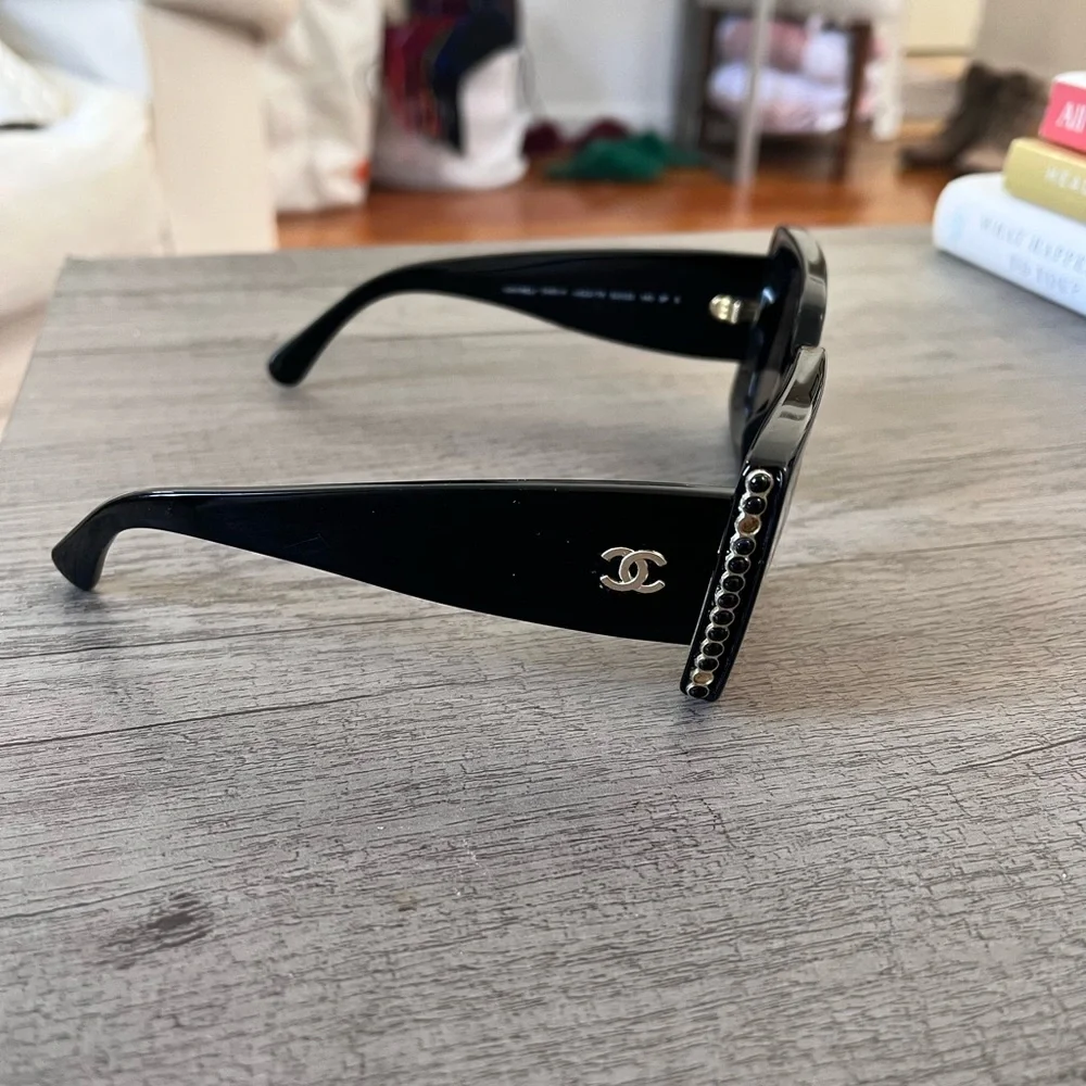 CHANEL Polarized Black Square Sunglasses - Picture 3 of 5